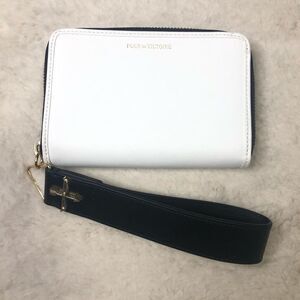 𝅺pour La Victoire Cowhide Leather Wristlet